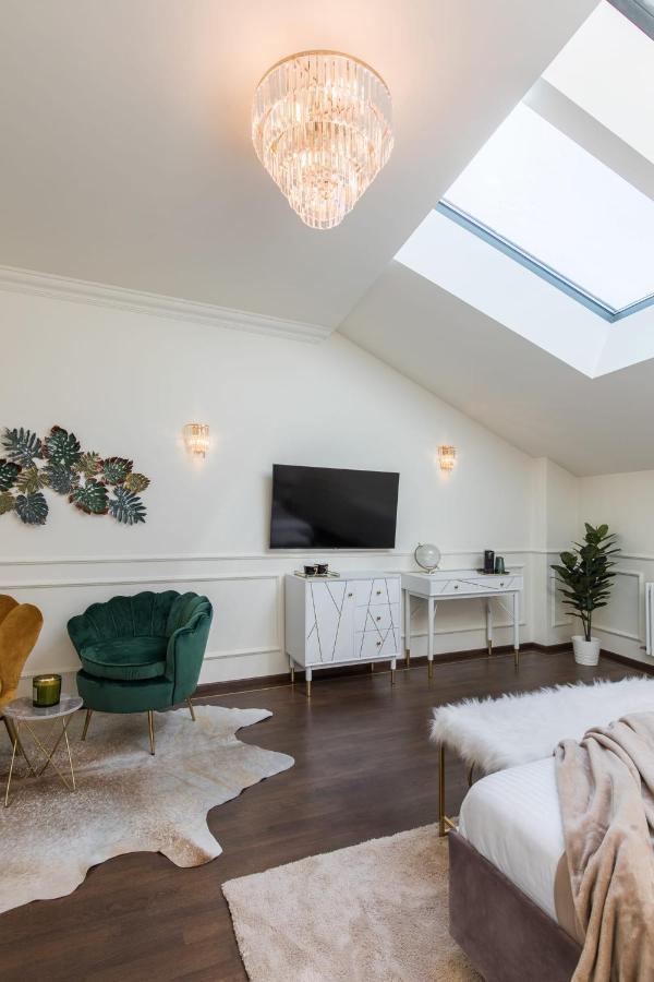Holt Old Town Luxury Suites Bucareste Exterior foto