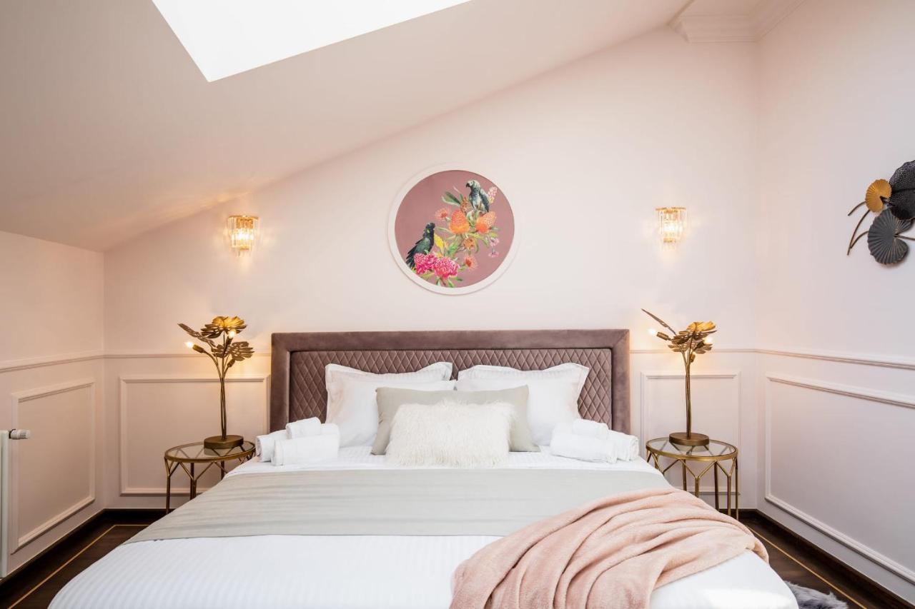 Holt Old Town Luxury Suites Bucareste Exterior foto